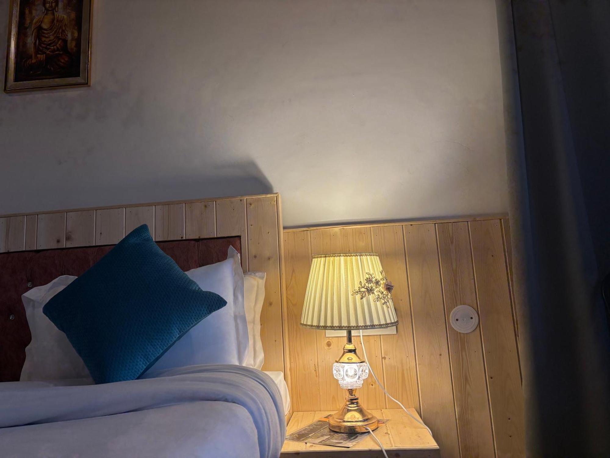 Panormic View By The North Edge Apartamento Kasauli Exterior foto